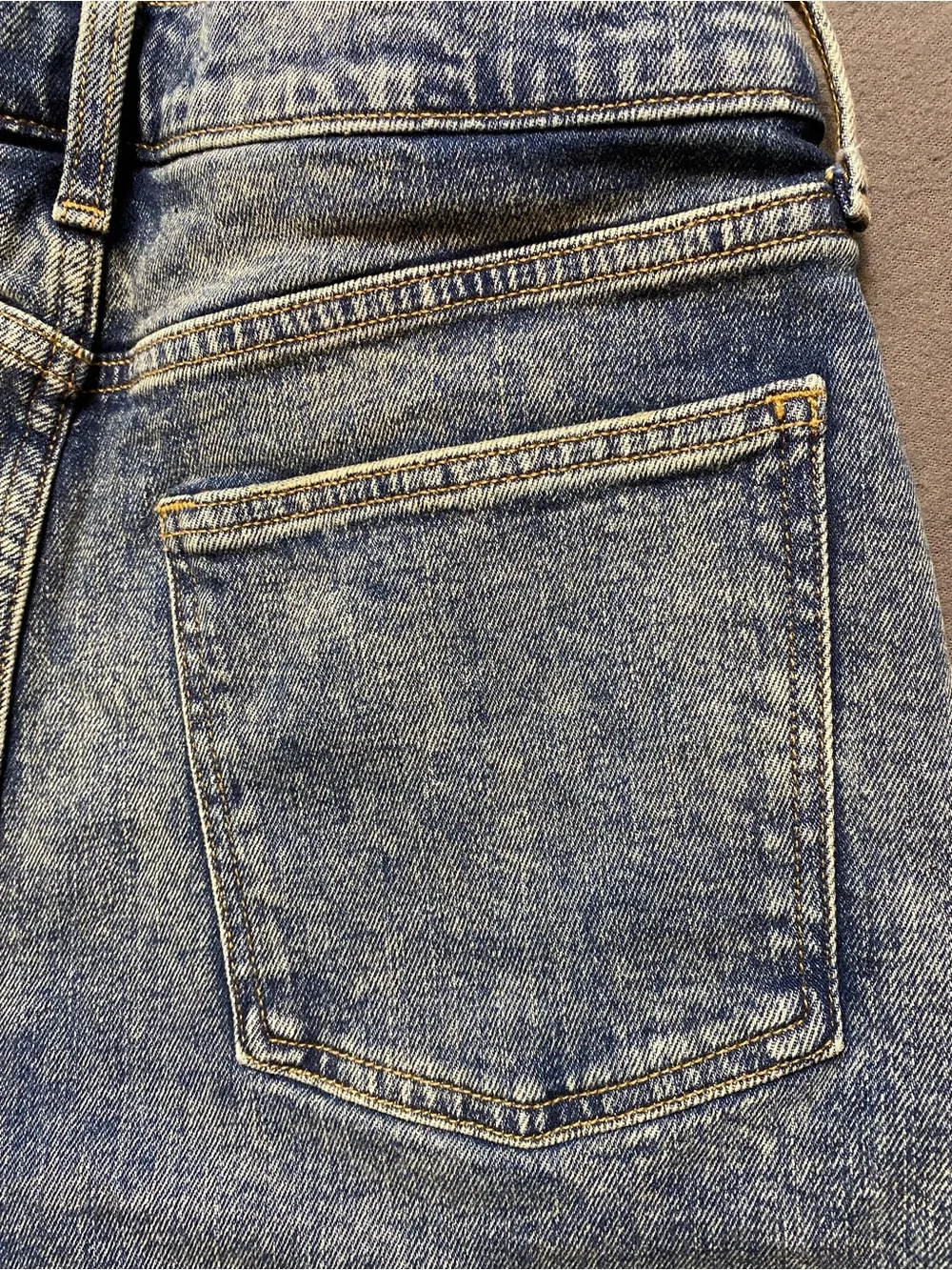 Arizona Distressed Size 9 Hi-Rise Mom Shorts Light Blue Roll-Cuff 3” Inseam